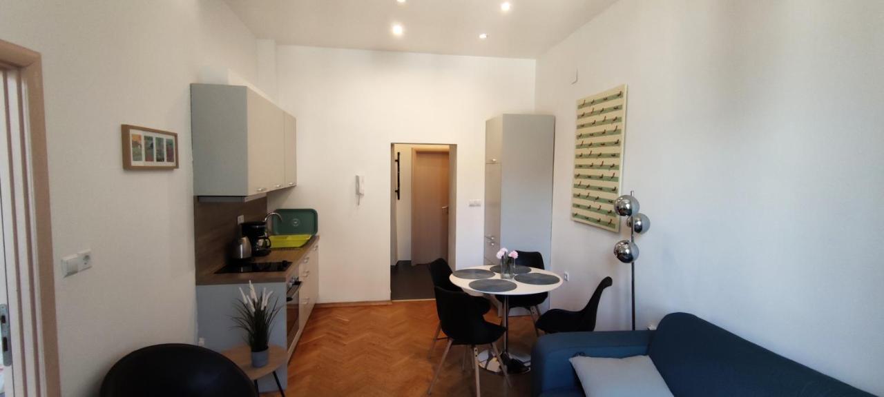 Apartment Milani With Private Garage โอปาติยา ภายนอก รูปภาพ